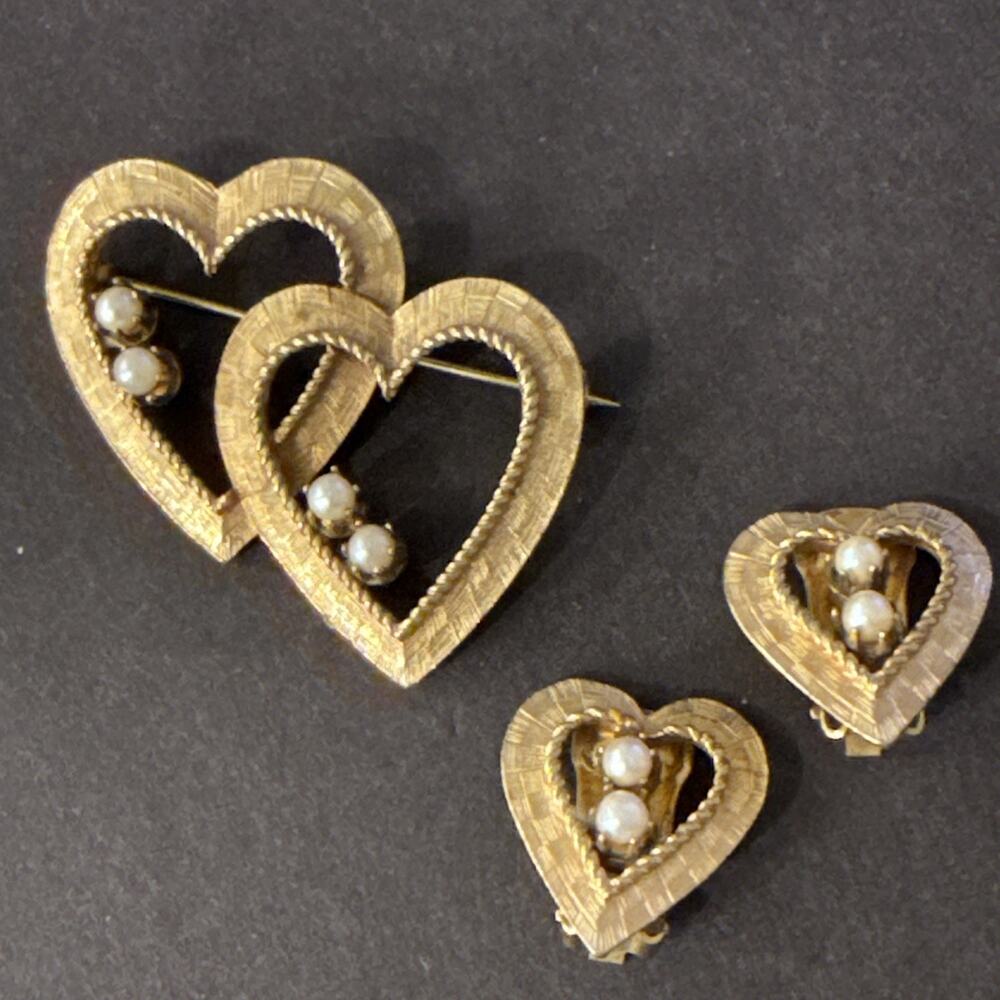 VTG MCM Florentine Gold Tone Heart Brooch & Clip Earrings Faux Pearl Demi Parure